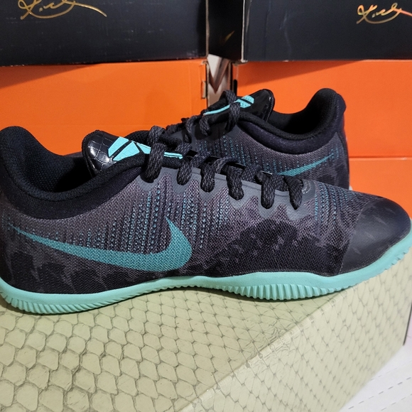 Kobe 11 Mamba Rage Scorpions, Nike, size 7y, no box, excellent condition - Picture 7 of 9